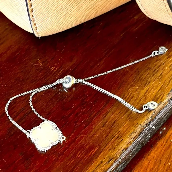 New! Adornia mother of pearl flower silver adjustable bracelet - Picture 3 of 6